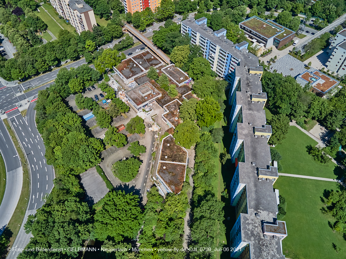06.07.2021 - Einkaufs- und Wohnzentrum Quiddestraße in Neuperlach